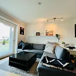 2 Bedroom Apartment In Great Location